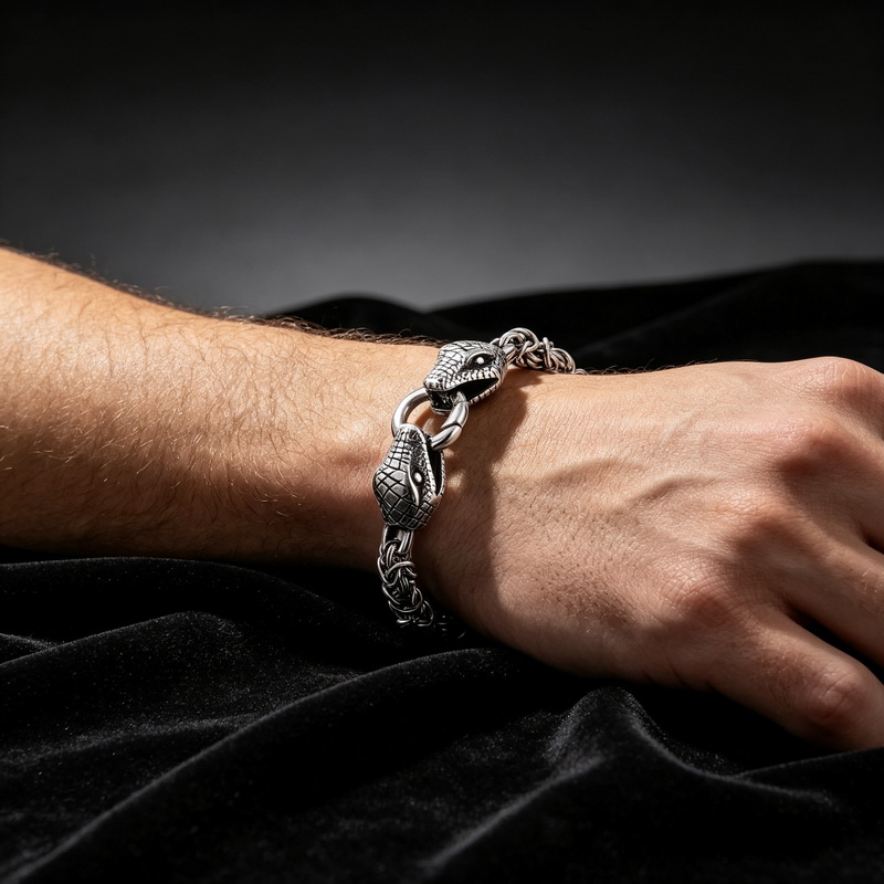 Bracciale vintage con testa di - Men Accessories Ring And Bracelet recensione e prezzo